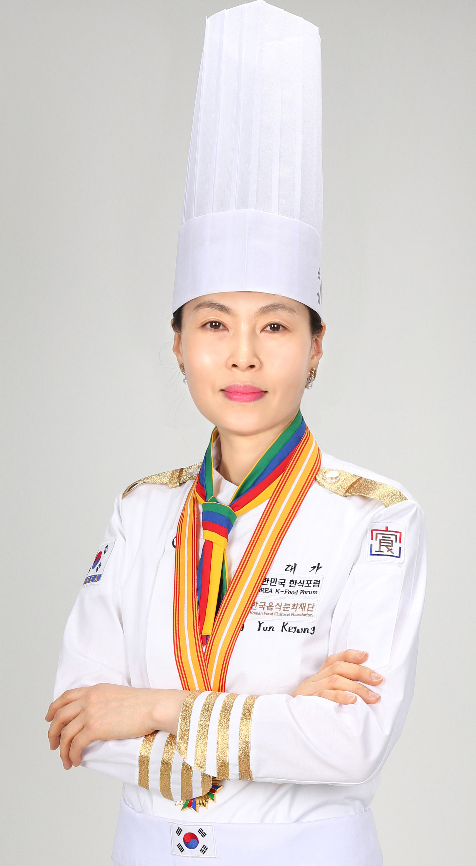 홍윤경