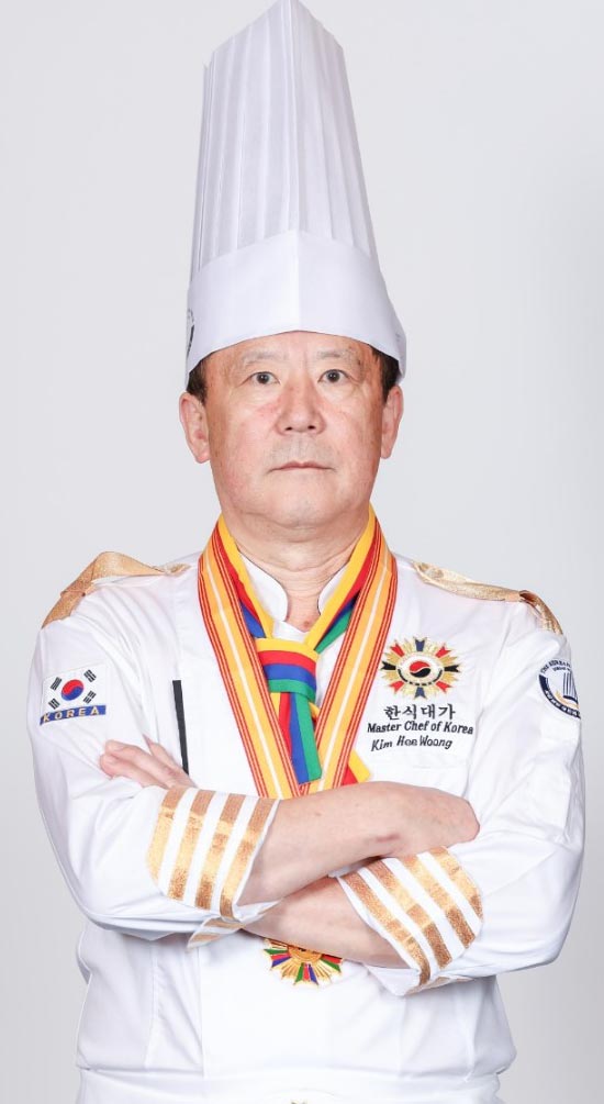 김희웅